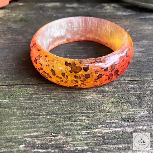 Orange Retro Bangle Bracelet, Boho Bracelet, Resin Bracelet, Boho Jewelry - Picture 4 of 6